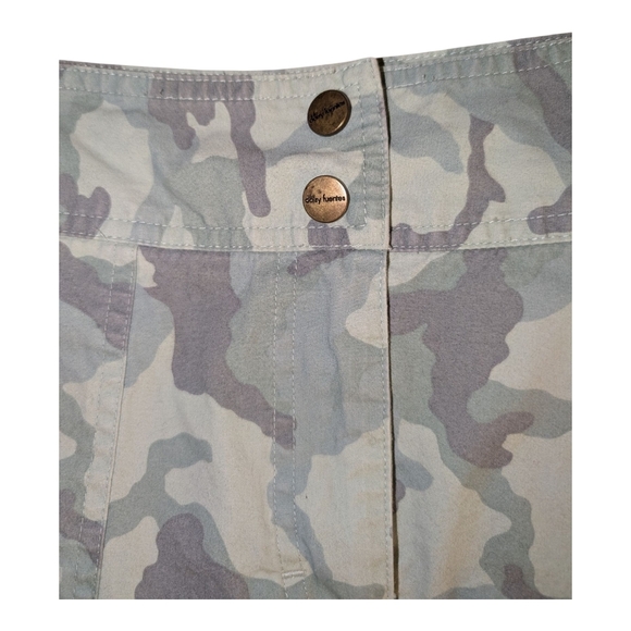 Daisy Fuentes Camouflage Mini Skirt Size 10 - Picture 3 of 7